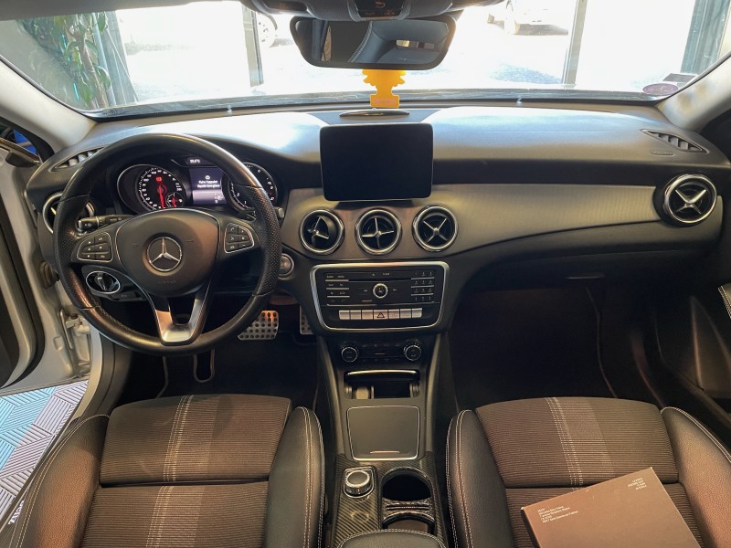 MERCEDES GLA 180 7G-DCT AVEC PEU DE KILOMETRES A SIX FOURS LES PLAGES