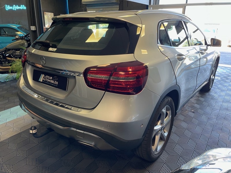 MERCEDES GLA 180 7G-DCT AVEC PEU DE KILOMETRES A SIX FOURS LES PLAGES