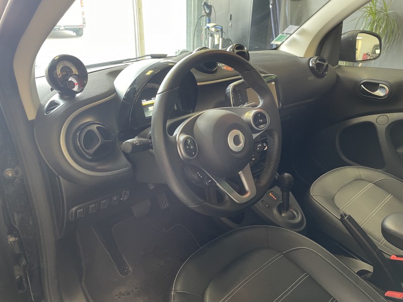 SMART FORTWO Smart Coupe Electric Drive en vente vers six fours les plages