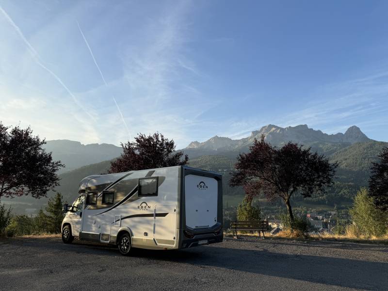 Bienvenue sur notre site LATOUR AUTOMOBILES voiture d'occasion à Six Fours