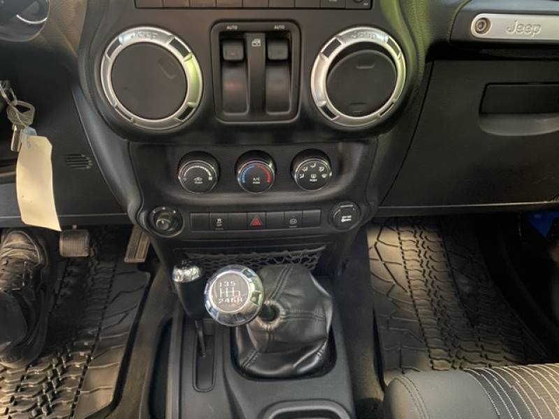 JEEP WRANGLER SAHARA V6 3.8L