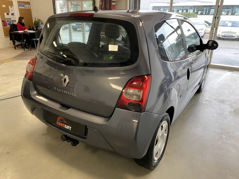 Renault Twingo II 1.2 i 16V LEV 75 cv DYNAMIQUE en vente à Six Fours