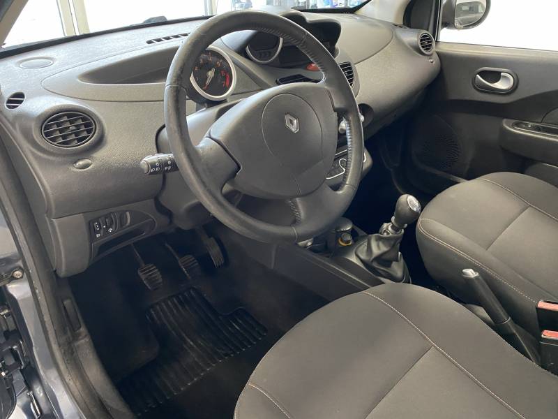 Renault Twingo II 1.2 i 16V LEV 75 cv DYNAMIQUE en vente à Six Fours
