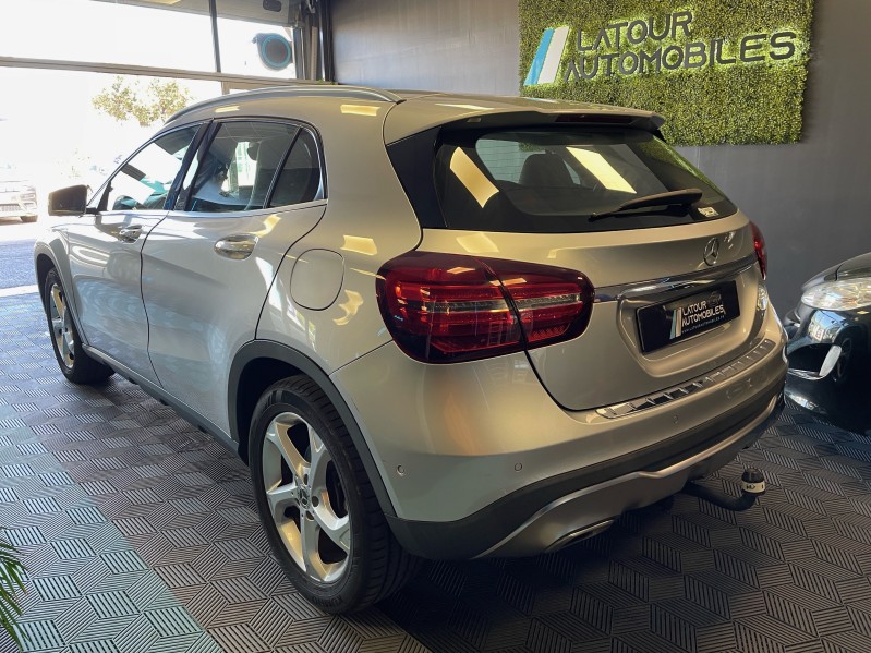 MERCEDES GLA 180 7G-DCT AVEC PEU DE KILOMETRES A SIX FOURS LES PLAGES