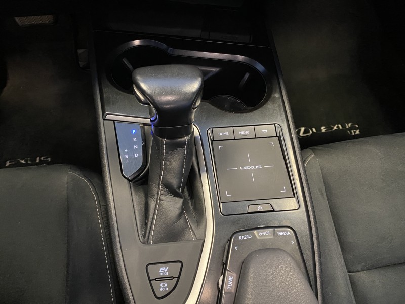 LEXUS UX 250H HYBRIDE EN VENTE VERS SIX FOURS 83